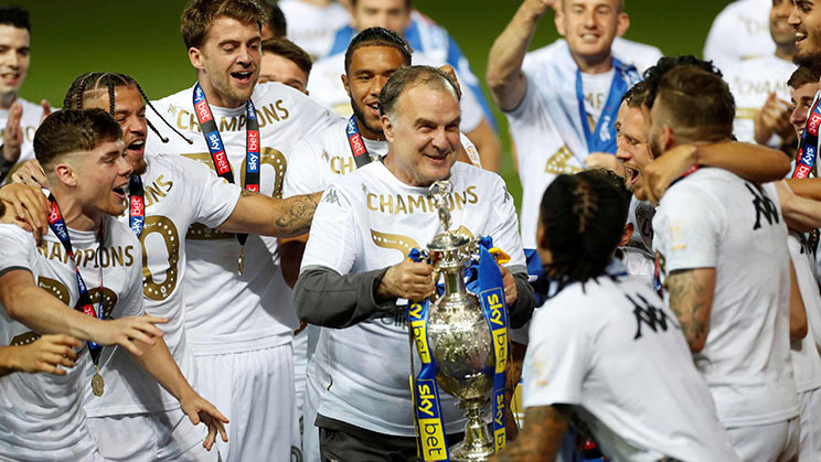 Leeds memenangkan gelar Divisi Championship musim lalu